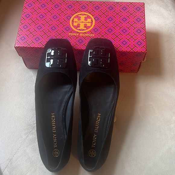 Tory Burch "Georgia" suede flats - Picture 2 of 5